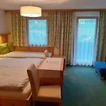 萨勒旅馆 * 加舒恩